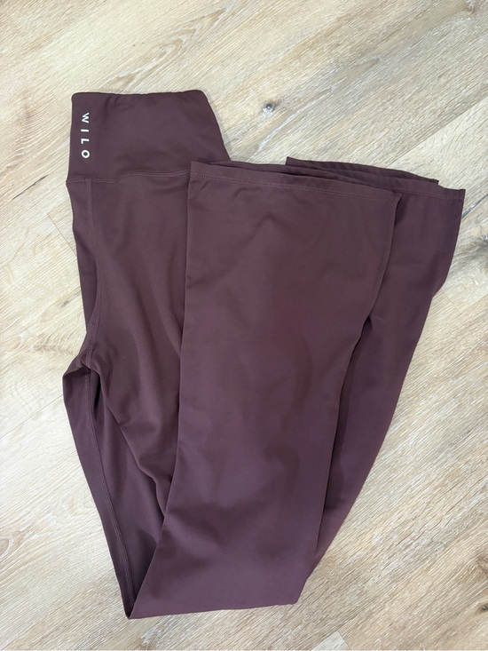 Wilo The Label Pants - Wilo the label Stretch flair Leggings in Deep Brown
